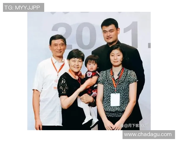 姚明的篮球传奇与生活瞬间相结合的精彩相片图文集锦