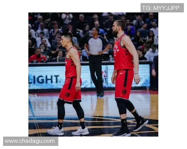 深圳马可波罗队主教练疯狂庆祝，宣布冠军是团队努力的结果