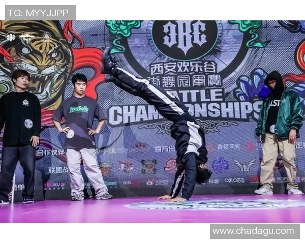 西安街舞队耐力之争引发热议舞者们的坚持与挑战 西安街舞队耐力之争引发热议舞者们的坚持与挑战